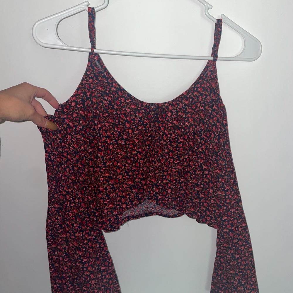 A&E floral crop top